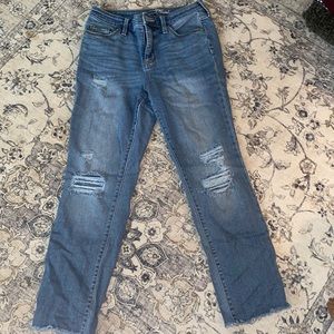 Universal Thread Medium Wash Straight Jeans
